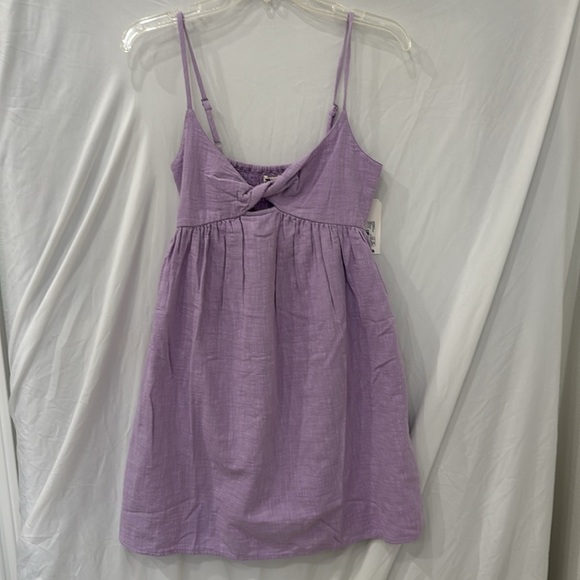Billabong in a twist mini dress in lilac NWT  size medium - Picture 4 of 9